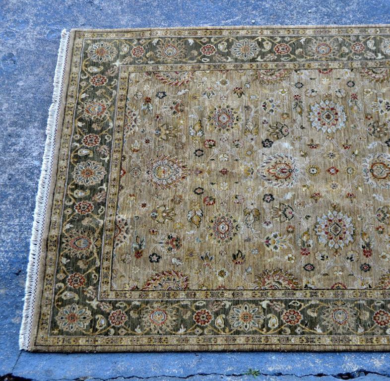 Fine 100% Wool Hand Knotted Indo-Persian Rug, 5 x 7', Sage, Olive, Red