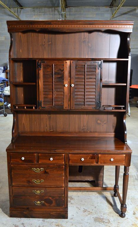 Quality Vintage Colonial Style Ethan Allen Pine Desk & Book Hutch