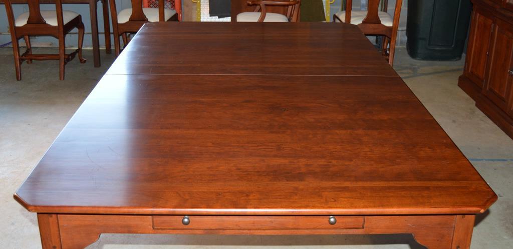 Beautiful Lexington Bob Timberlake Queen Anne Style Cherry Dining Table w/ Two Ext. Leaves, Pad Feet