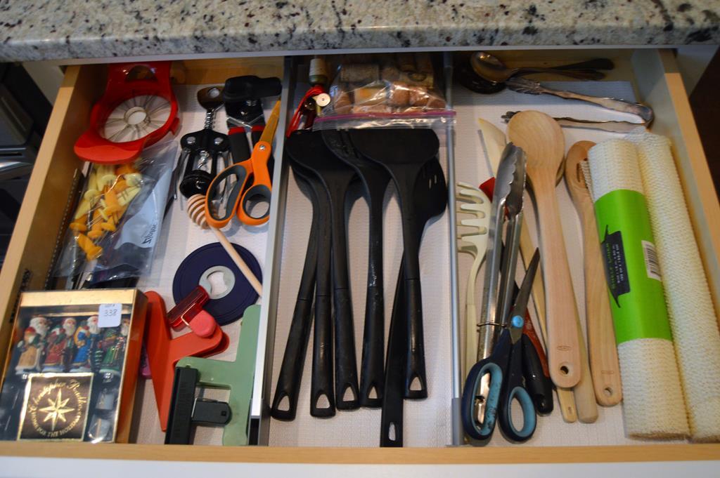 Lot of Kitchen Cookware, Servingware, Etc.