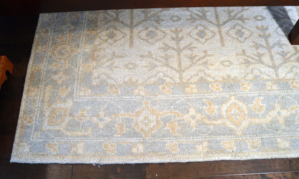Ballard Designs Catherine Rug, 100% Wool Hand-Tufted, Persian Style, 8 x 10