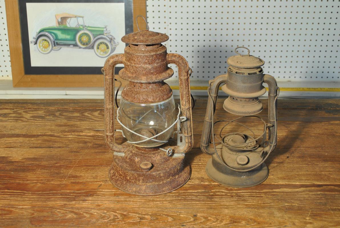 Two Old Rusty Dietz Railroad Lanterns, 1 Has Intact Glass Globe