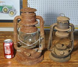 Two Old Rusty Dietz Railroad Lanterns, 1 Has Intact Glass Globe