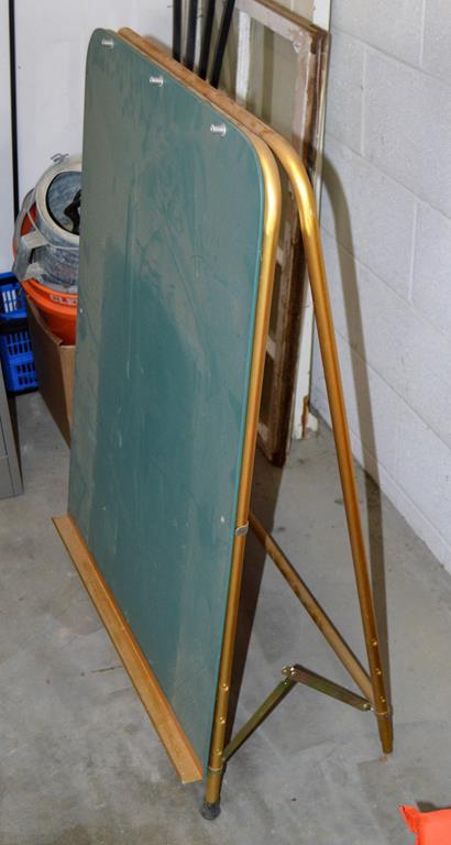 Ampad Chalkboard Presentation Easel 24-021 w/ Telescoping Legs