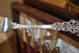 12 Placesettings International Deepsilver Silverplate Flatware Set w/ Storage Case