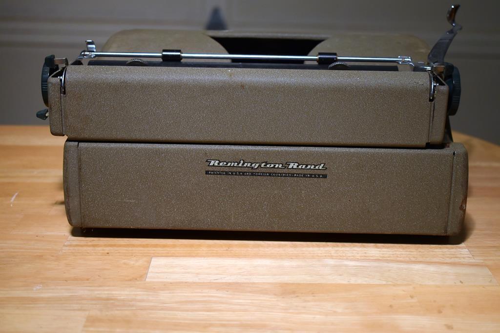 Antique Remington Quiet-Writer Typewriter