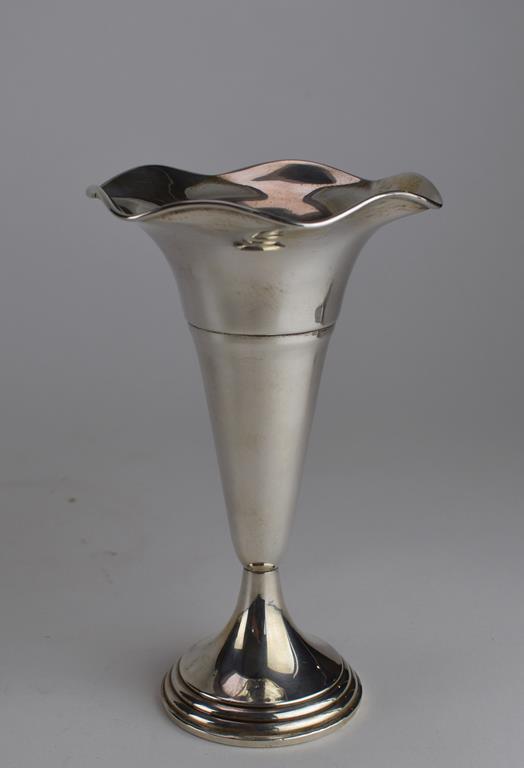 B & M Sterling Silver Weighted Vase w/ Ruffle Edge