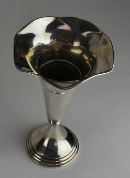 B & M Sterling Silver Weighted Vase w/ Ruffle Edge