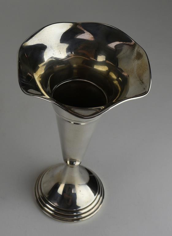 B & M Sterling Silver Weighted Vase w/ Ruffle Edge