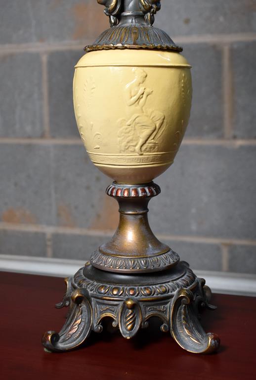 Pretty Neoclassical Style Table Lamp