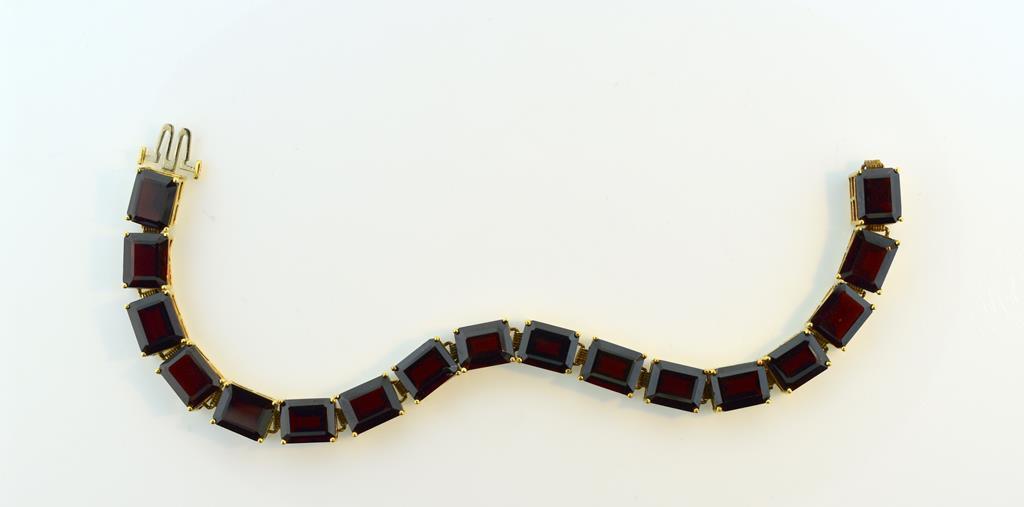 10K Gold and Garnet 8.5” Link Bracelet