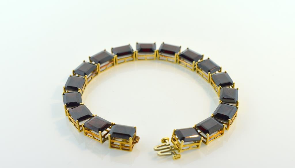 10K Gold and Garnet 8.5” Link Bracelet