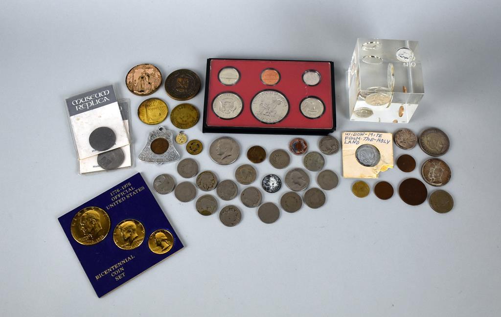 Lot of Misc. Coins: 1977 US Proof Set, 1976 Bicent. Set, 1959-1964 Paperweight Set, Old US Nickels..