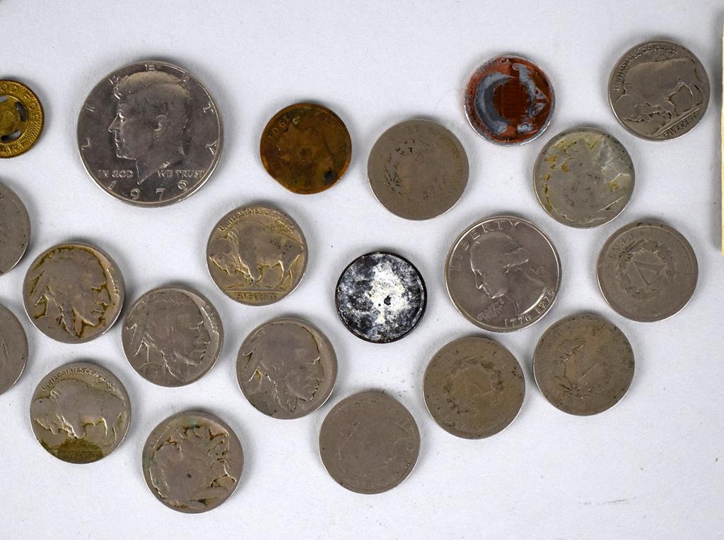 Lot of Misc. Coins: 1977 US Proof Set, 1976 Bicent. Set, 1959-1964 Paperweight Set, Old US Nickels..