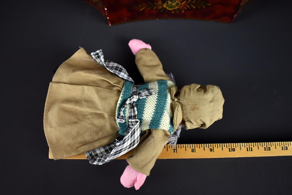 Lot of Four Porcelain Dolls in Decorative Box: Gorham, Avon, & Other