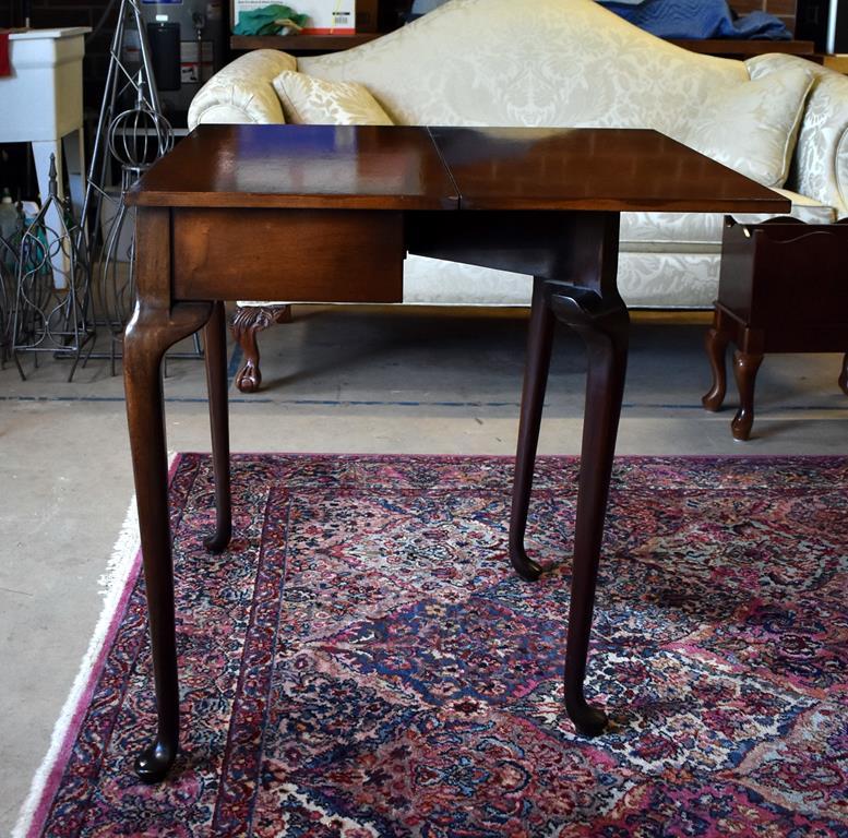 Fine Madison Square 18th C. Reproduction Queen Anne Walnut Game Table