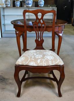Set of 4 Queen Anne Style Mahogany Side Dining Chairs with Pierced Splats