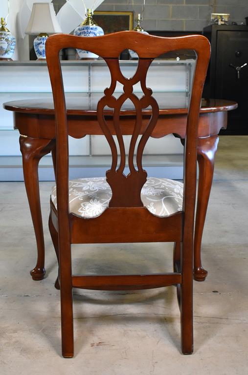 Set of 4 Queen Anne Style Mahogany Side Dining Chairs with Pierced Splats