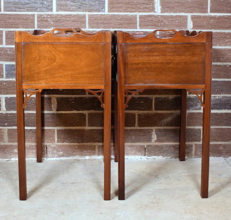 Pair of Vintage Federal Style Mahogany Nightstand Tables