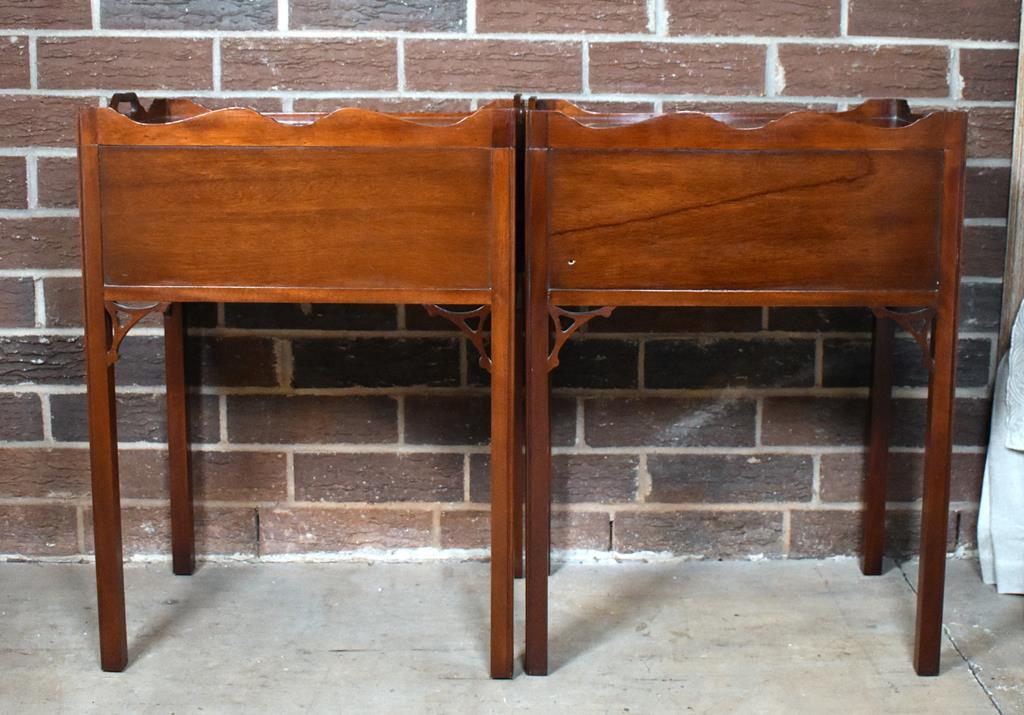 Pair of Vintage Federal Style Mahogany Nightstand Tables