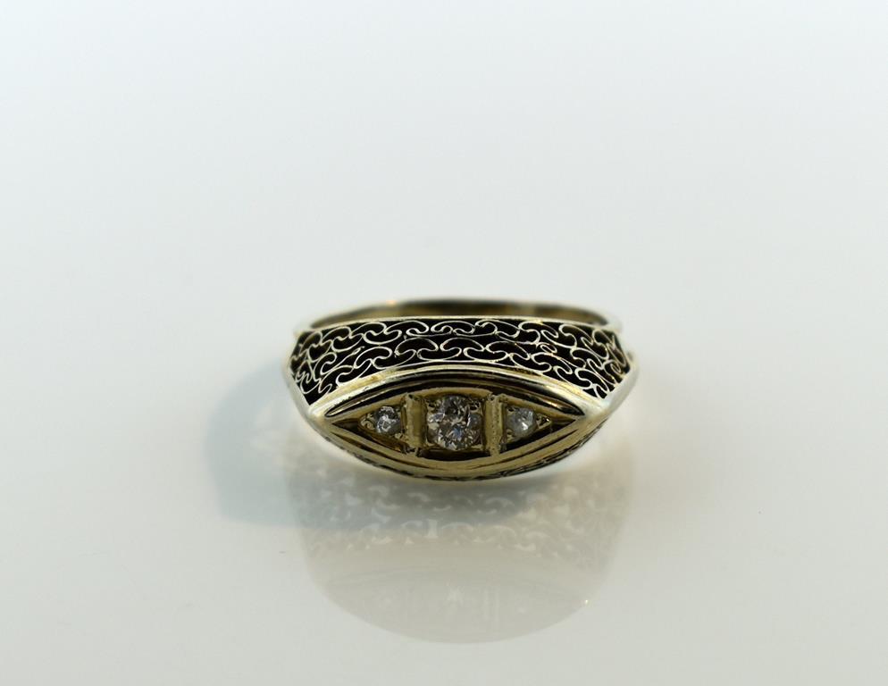 14K White Gold and Diamond Ring with Filigree Top, Size 7.5