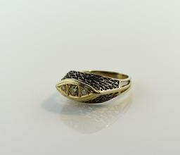 14K White Gold and Diamond Ring with Filigree Top, Size 7.5