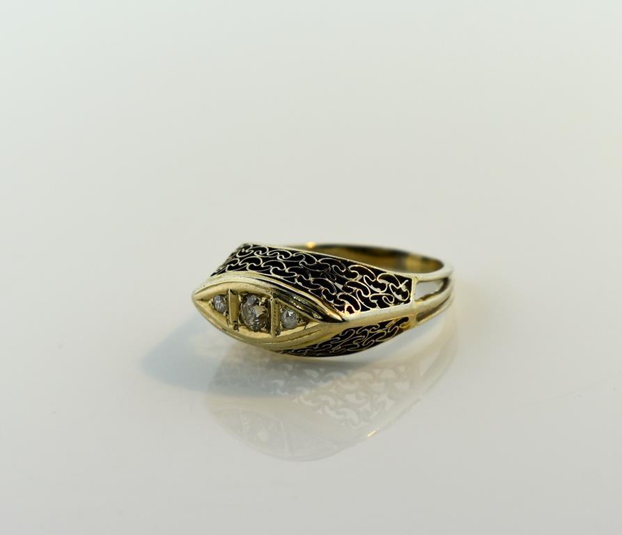 14K White Gold and Diamond Ring with Filigree Top, Size 7.5