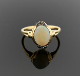 14K Gold and Opal Cabochon Ring, Size 7.5