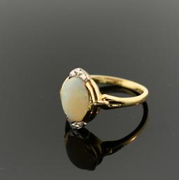 14K Gold and Opal Cabochon Ring, Size 7.5