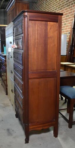 Elegant Vintage Mahogany Seven Drawer Locking Seminiare Chest