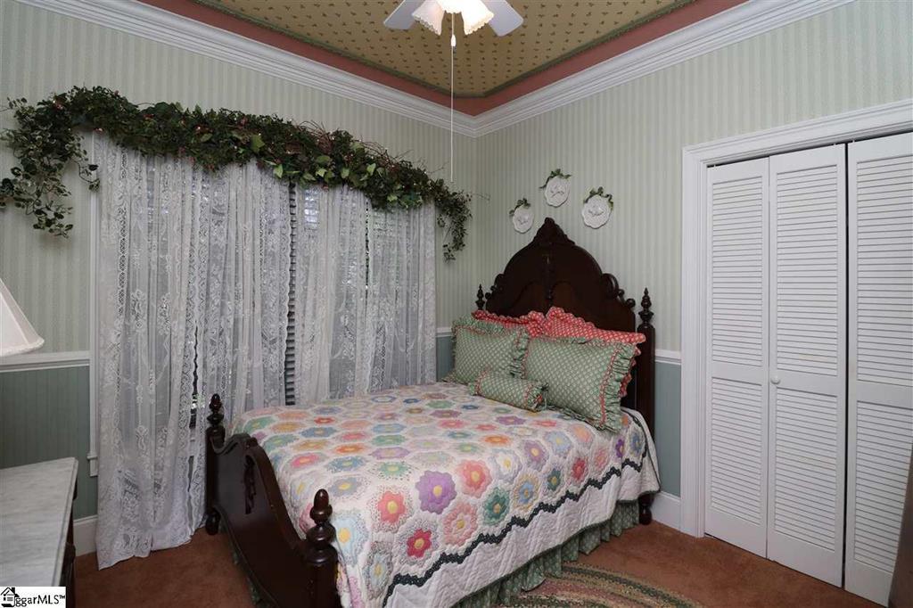 Antique Victorian Walnut Full Size Bed