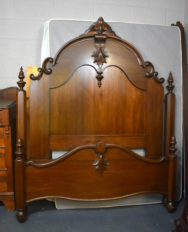Antique Victorian Walnut Full Size Bed