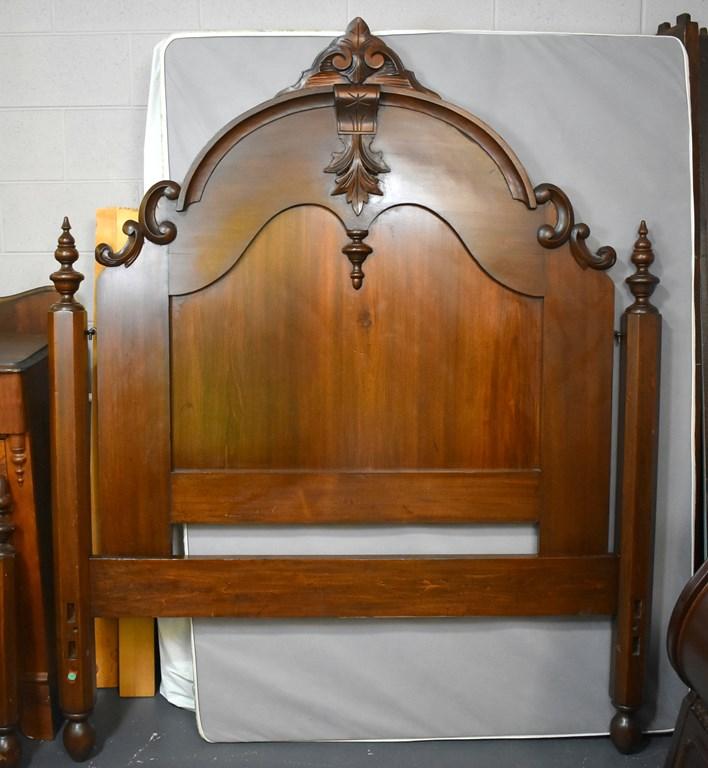 Antique Victorian Walnut Full Size Bed