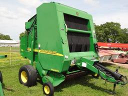 John Deere 567 Mega Wide Round Baler