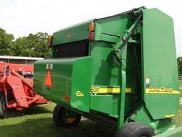 John Deere 567 Mega Wide Round Baler
