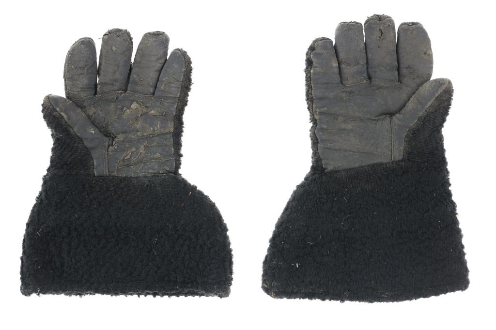 Wooly Sheep Wool Military Gauntlet Gloves c. 1930s