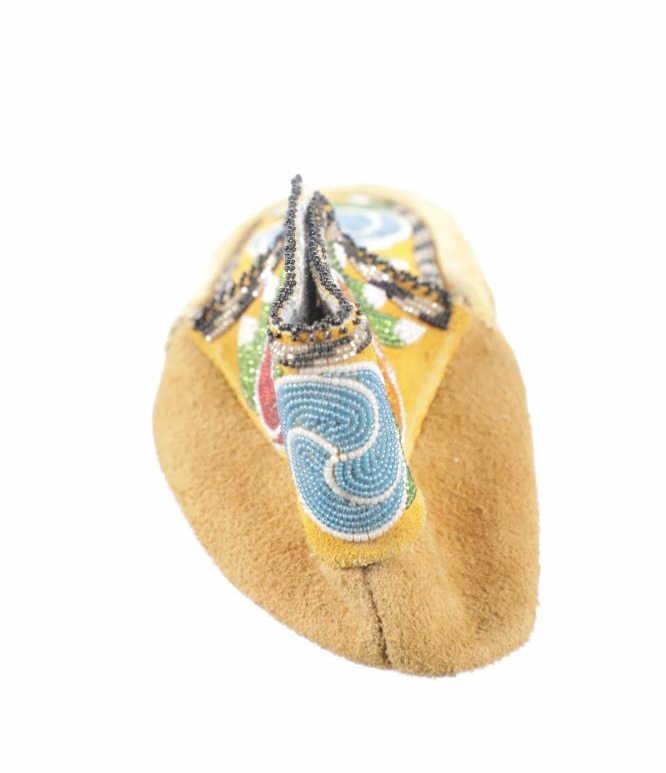 Mid 20th C. First Nations Beaded Men's Moccasins