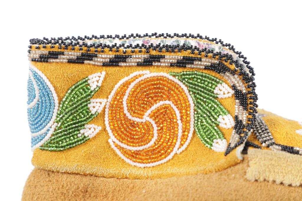 Mid 20th C. First Nations Beaded Men's Moccasins