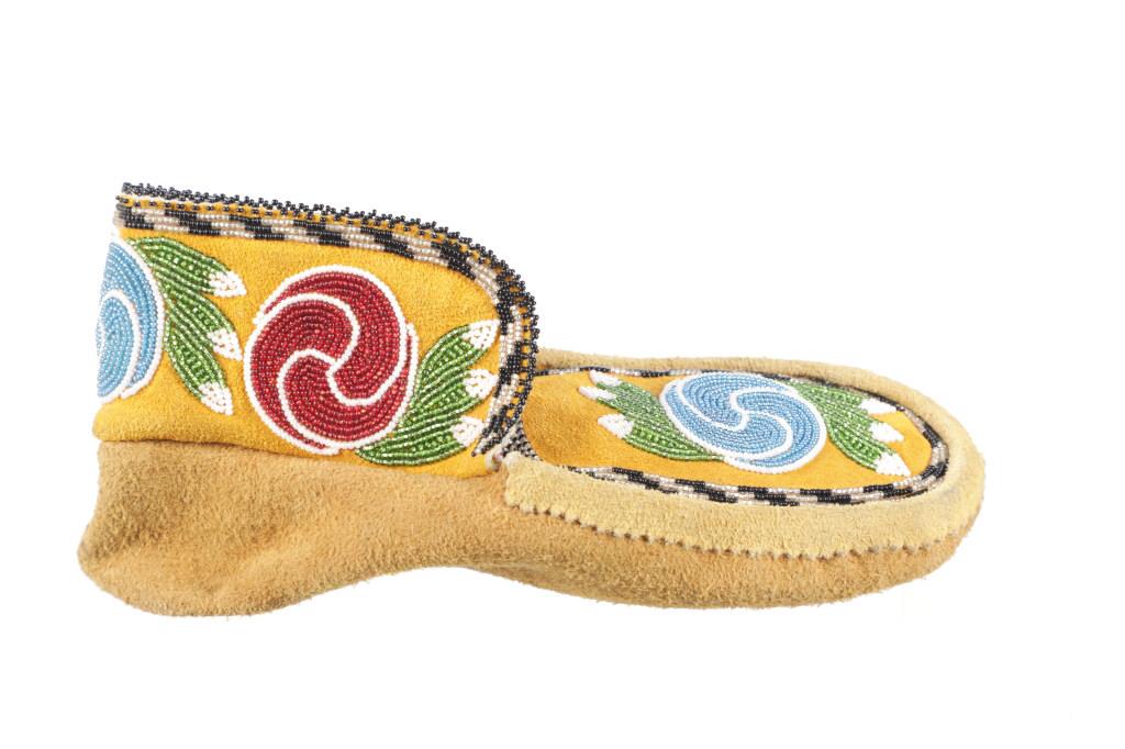 Mid 20th C. First Nations Beaded Men's Moccasins