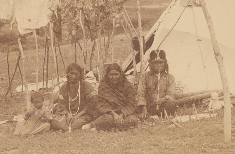 Ca. 1880-1890 Pine Ridge Cheyenne / Sioux Photo