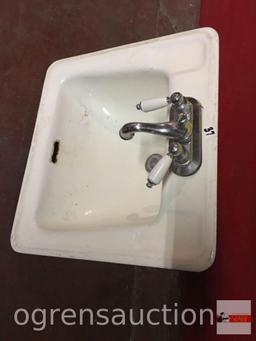 Porcelain sink w/ faucet, 20"wx18"d