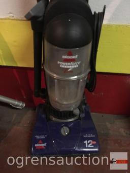 Vacuum Cleaner - Bissell Powerforce Bagless upright