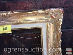 Frame - Ornate picture frame, golden