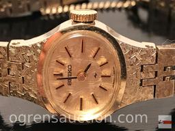 Jewelry - Vintage woman's wrist watch, Seiko