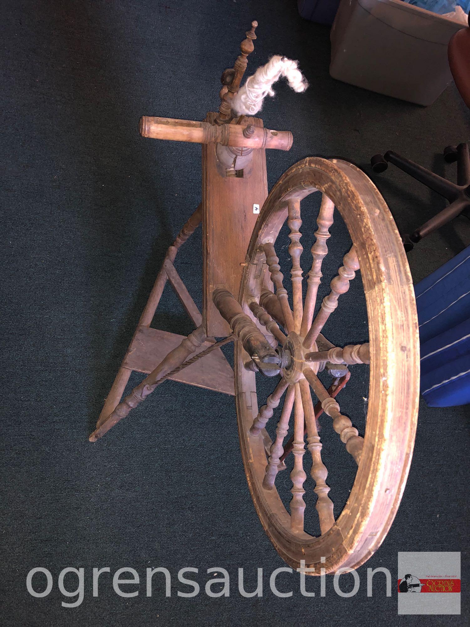 Vintage spinning wheel, needs some TLC