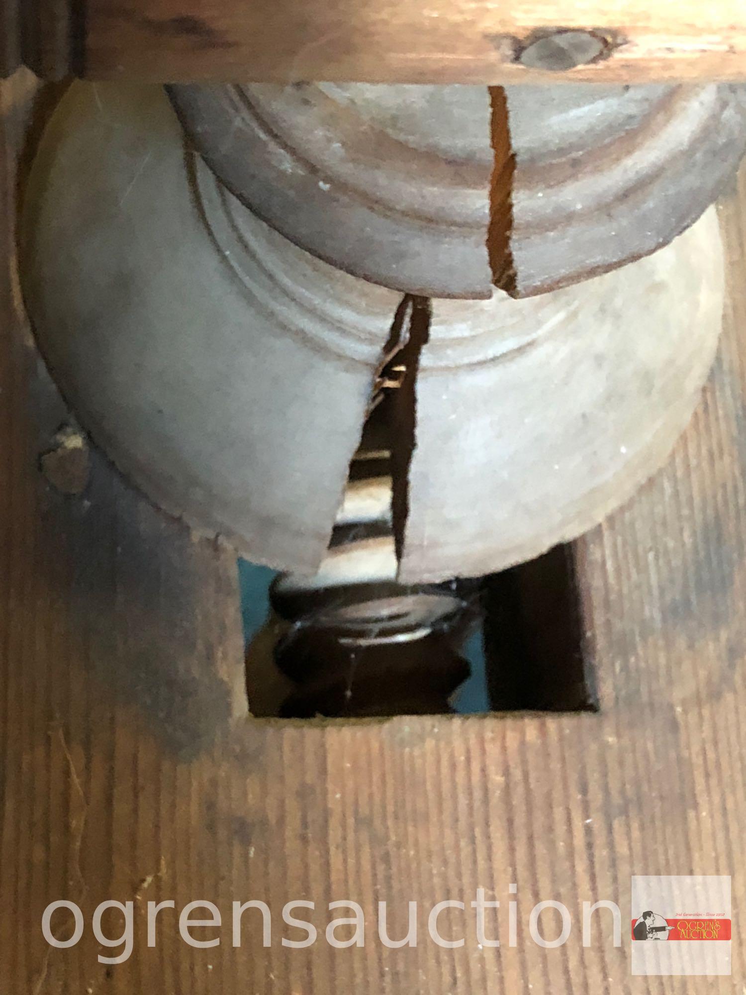 Vintage spinning wheel, needs some TLC
