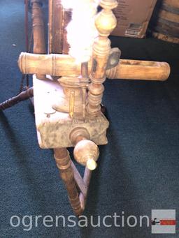 Vintage spinning wheel, needs some TLC