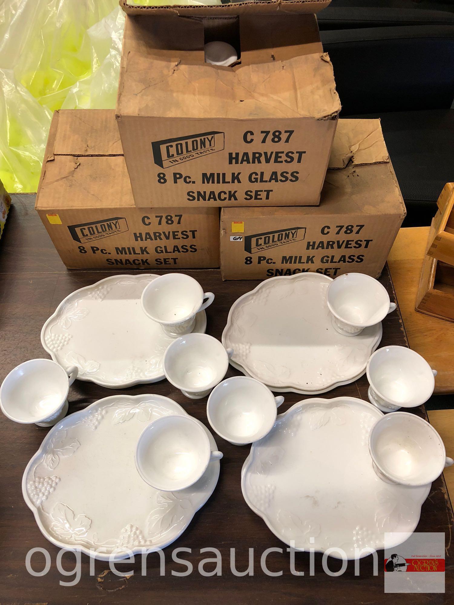 Dish ware - 40 pcs. Colony Harvest Milk Glass snack sets, 5 - 8pc. sets, grapes motif, 3 orig. boxes