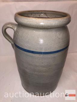 Stoneware crock urn, finger handle