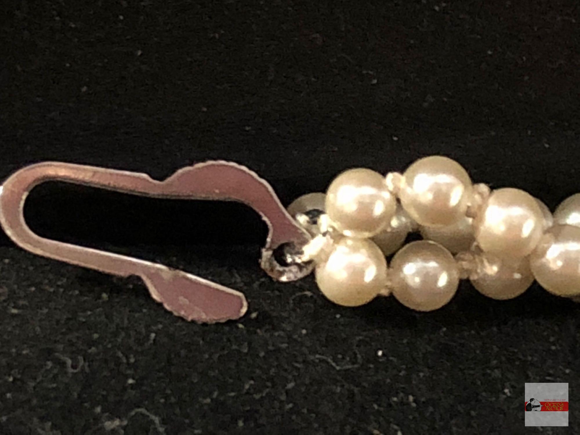 Jewelry - Bracelet - triple strand pearl bracelet w/ G silver lobster